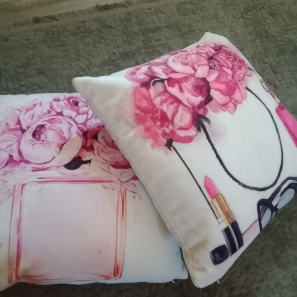 Accent pillows